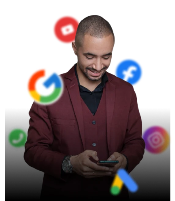 pessoa segurando um celular